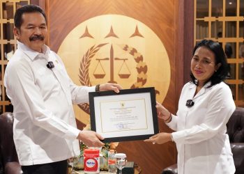 Jaksa Agung Menerima Penghargaan Atas Pemberian Akses Perempuan dan Anak Dalam Penegakan Hukum