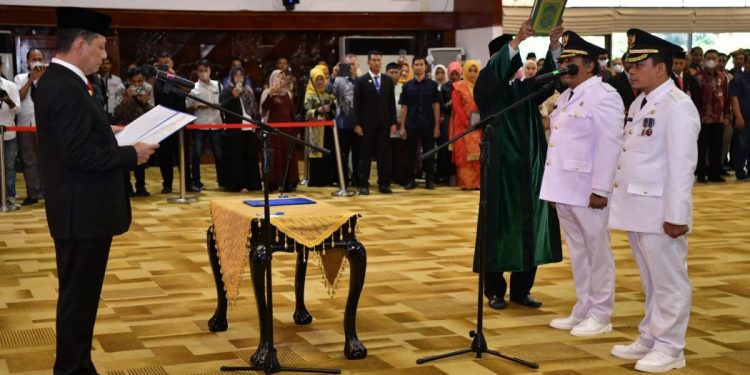 Pj Gubernur Lantik Penjabat Bupati Pidie dan Aceh Jaya