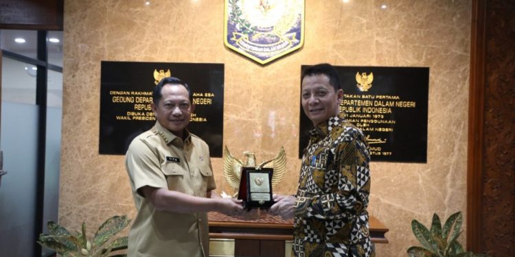 Bertemu Marves dan Mendagri Ketua DPRA: Untuk Bisa Tarik Investor Aceh Harus Kondusif