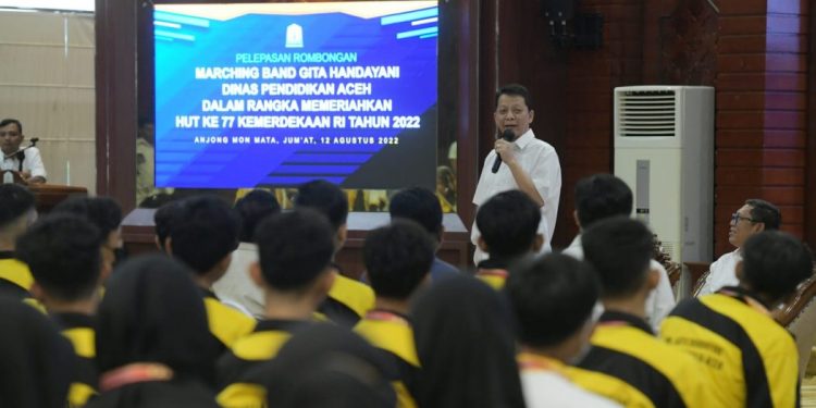 Pj Gubernur Aceh Lepas Marching Band Gita Handayani ke Istana Negara