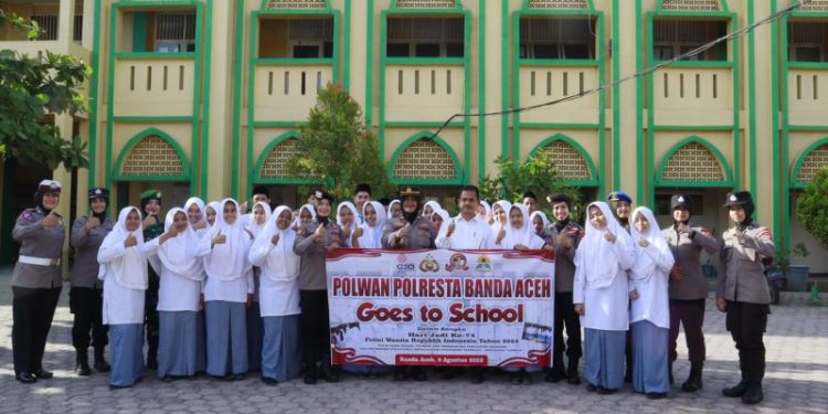Sambut HUT Polwan Ke 74, Srikandi Polresta Banda Aceh Gelar Goes to School