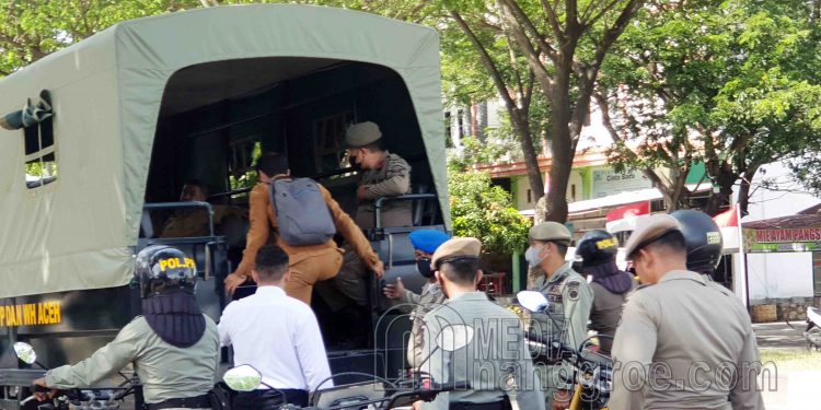 Asik Nongkrong di Warkop Pada Jam Dinas, 13 ASN dan 2 Siswa Diamankan Satpol PP dan WH Aceh
