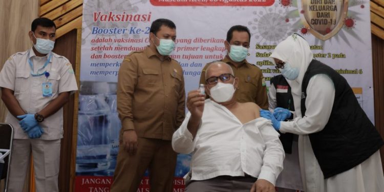 Sekda Terima Suntikan Booster Ke 2