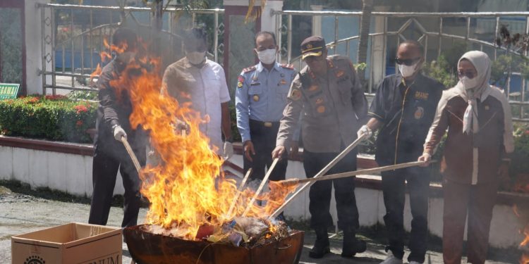Kapolres Langsa Hadiri Kegiatan Pemusnahan Barang Bukti Kejaksaan Negeri Langsa