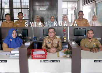 Kunjungi Kantor Camat Syiah Kuala, Bakri Siddiq Beri Motivasi Kepada ASN