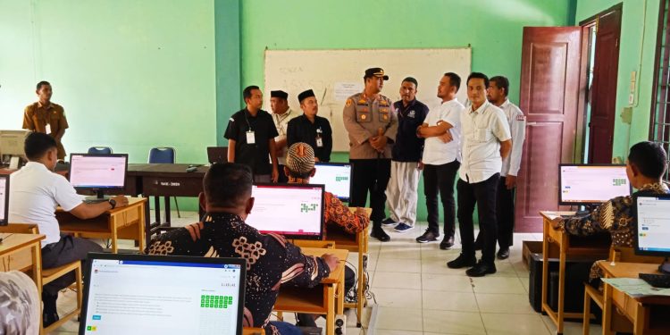 Pelaksanaan Ujian CAT Calon Anggota PPK Pidie jaya Dipantau Kapolres