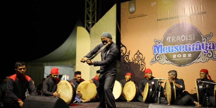 Dinas Kebudayaan dan Pariwisata Aceh Menyeleggarakan Tradisi Meuseuraya dan Pagelaran Seni Perkusi Etnik di Aceh Besar
