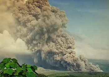 Gunung Api Semeru kembali muntahkan Awan Panas Guguran