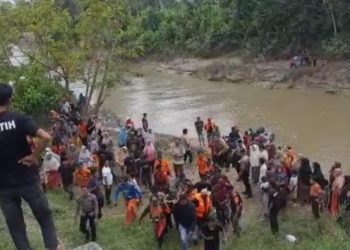 Basarnas Bersama Tim Temukan Bocah 4 Tahun yang Tenggelam