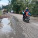 Jalan Rusak di Gampong Rumpet Aceh Besar Terancam Jatuh Korban