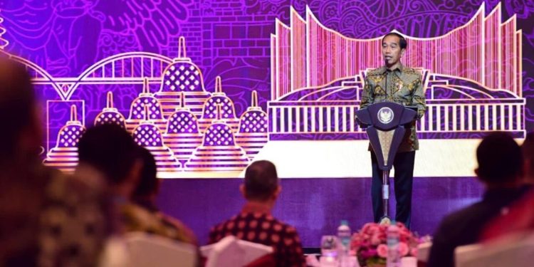 Presiden Jokowi Minta OJK Dukung Program Hilirisasi