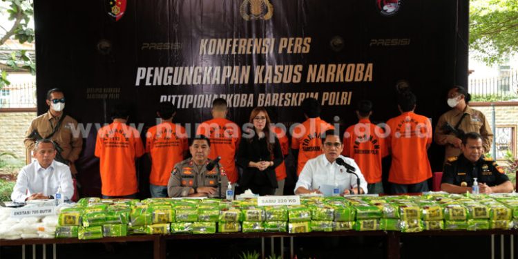 Polri Bongkar Peredaran Narkoba Modus Jalur Laut, Sabu 220 Kg Diamankan