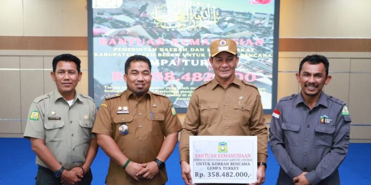 Pj Bupati Muhammad Iswanto Serahkan Donasi Rp 358,4 Juta Untuk Korban Gempa Turki-Suriah dari Birokrat dan Masyarakat Aceh Besar