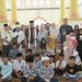 Sekda Bersilaturrahmi dengan Warga Gampong Geunteng Barat dan Santri Dayah Qaryatul Huda