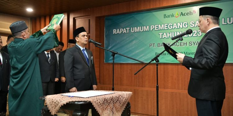 Penjabat Gubernur Aceh Lantik Muhammad Syah Sebagai Dirut BAS