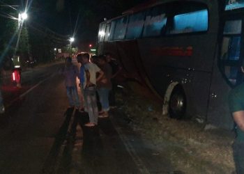 Kecelakaan Kijang Kapsul VS Bus Penumpang di Lhoksemawe