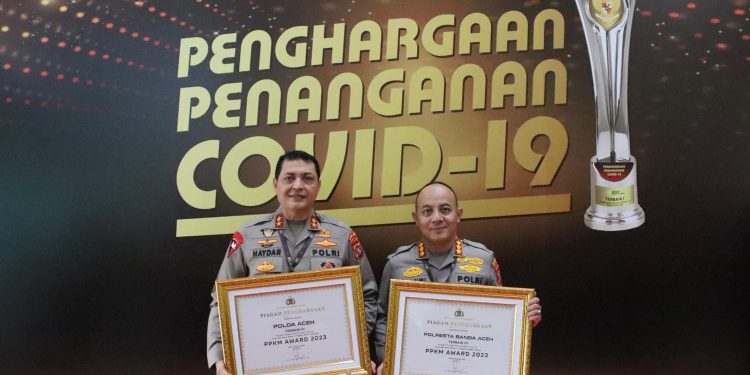 Kapolda Aceh Terima Penghargaan pada Puncak Acara PPKM Award 2023