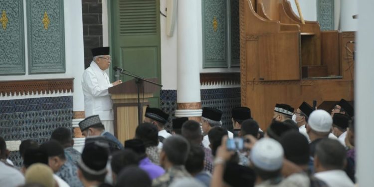 Wapres Ajak Jamaah Tarawih Masjid Raya Baiturrahman Raih Ketaqwaan Lewat Puasa