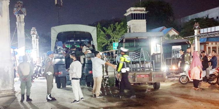 Satpol PP dan WH Aceh Ciduk 10 Pasangan di Ruko Berkedok Penginapan