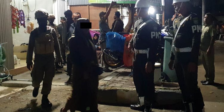 Satpol PP dan WH Aceh Ciduk 10 Pasangan di Ruko Berkedok Penginapan