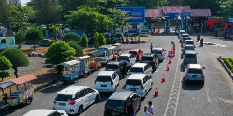 Arus Penyeberangan Ulee Lheue -Balohan Membeludak
