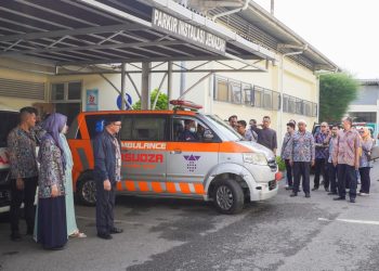 Puluhan Rekan Kerja Tak Kuasa Menahan Kesedihan Melepas Jenasah Almarhum Diaz Rossano