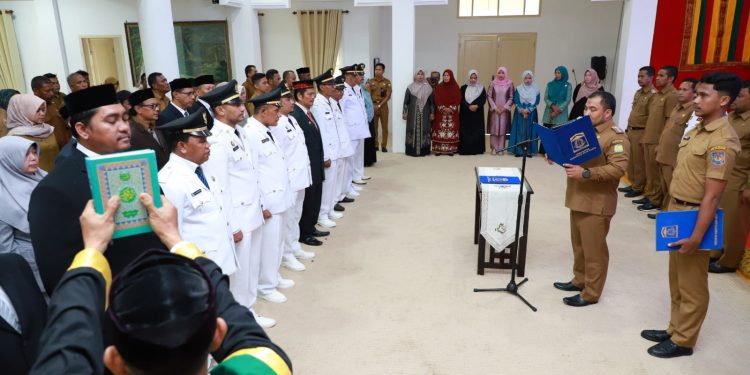 Pj. Bupati Aceh Besar Lantik 72 Pejabat struktural