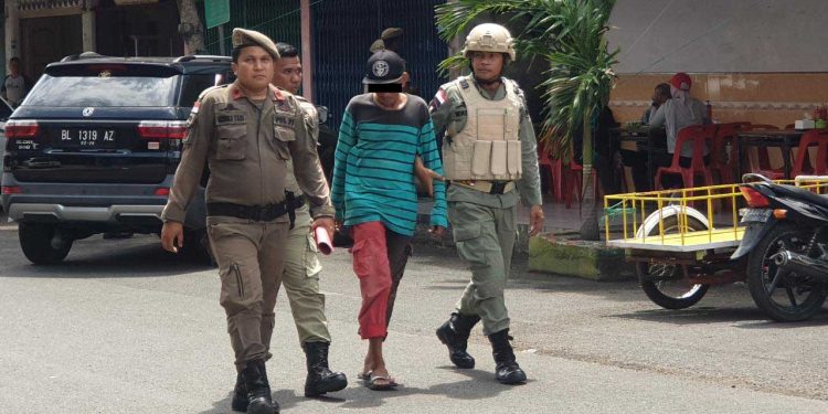 Satpol PP dan WH Aceh Amankan Gepeng Bertato di Banda Aceh