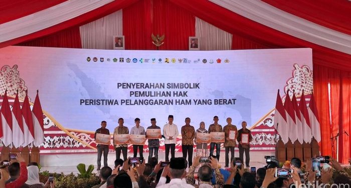 Jokowi Serahkan Pemulihan Hak Korban Pelanggaran HAM Berat Masa Lalu di Aceh