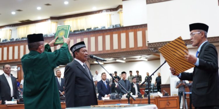 Mantan Kepala Satpol PP dan WH Aceh Dilantik jadi Anggota DPRA