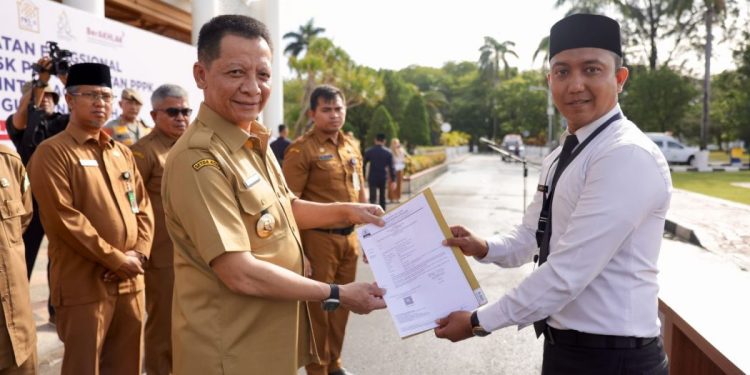 Gubernur Serahkan SK 1.717 PPPK Tenaga Kesehatan di Lingkungan Pemerintah Aceh