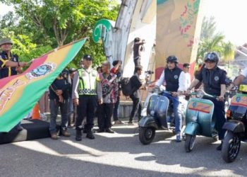 Penjabat Gubernur Ikut Konvoi Bareng Peserta Aceh Vespa Festival 2023