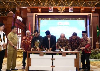 Gubernur Hadiri Pengukuhan Susunan Organisasi Kadin Aceh