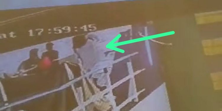 Penumpang  KMP Aceh Hebat 2 Lompat Kelaut