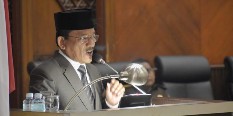 Asisten II Sekda Aceh Sampaikan Jawaban Gubernur Atas Pendapat Banggar DPRA