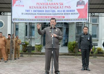 Pj Bupati Haili Serahkan SK Kenaikan Pangkat 231 PNS Pemkab Bener Meriah