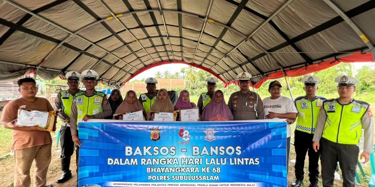 Polisi Salurkan Sembako untuk Masyarakat Korban Bencana