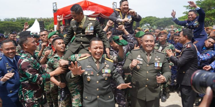 Kapolda Aceh Hadiri Peringatan HUT Ke-78 TNI di Blang Padang
