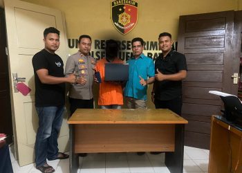 Warga Cot Mesjid Serahkan Pencuri ke Polsek Lhueng Bata