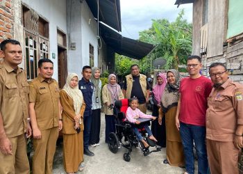 Dinsos Banda Aceh  Serahkan Bantuan Kursi Roda Bagi Warga Pango Raya, Ini Harapan Musriadi