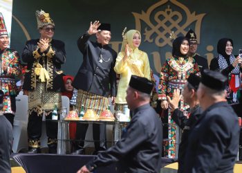 Pawai Budaya PKA-8 Pukau Ribuan Mata Penonton