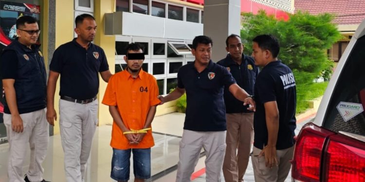 Penyidik Polda Aceh Serahkan Abu Laot beserta Barang Bukti ke Jaksa