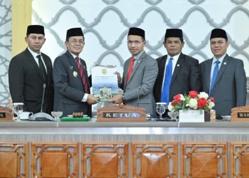 DPRK Banda Aceh Gelar Paripurna Penyampaian dan Penyerahan R-KUA PPAS TA 2024