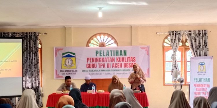 Anggota DPRK Eka Rizkina Buka Pelatihan Guru TPA di Aceh Besar