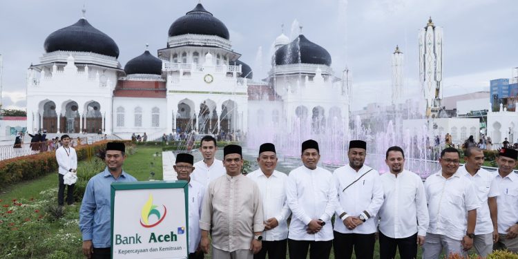 Tingkatkan kenyamanan dan Keindahan Mesjid Raya Baiturrahman, Bank Aceh Resmikan Air Mancur dan Taman Penyejuk Hati Mesjid Raya Baiturrahman