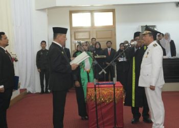 Penjabat Gubernur Achmad Marzuki Lantik Said Mulyadi sebagai Bupati Pijay Definitif