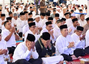 Pj Gubernur Berdoa dan Zikir Bersama Masyarakat untuk Syuhada Tsunami Aceh