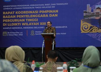 Direktur Kelembagaan Ditjen Diktiristek Buka Rakor LLDikti Wilayah XIII