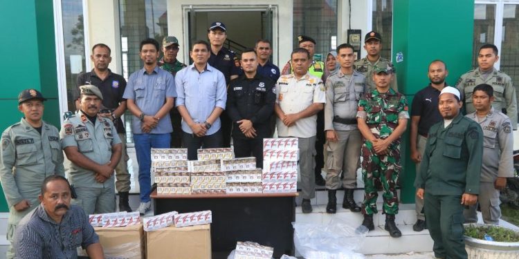 Satpol PP dan WH Aceh Bersama Bea Cukai Sita 1.500 Bungkus Rokok Ilegal di Pijay