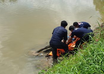 Heboh!! Mayat Laki-Laki di Temukan Terapung di Krueng Aceh